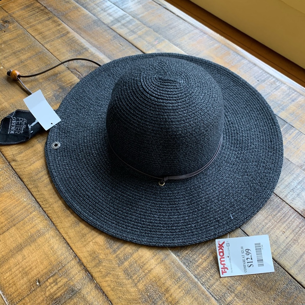 Summer hat with drawstring. Black. New!